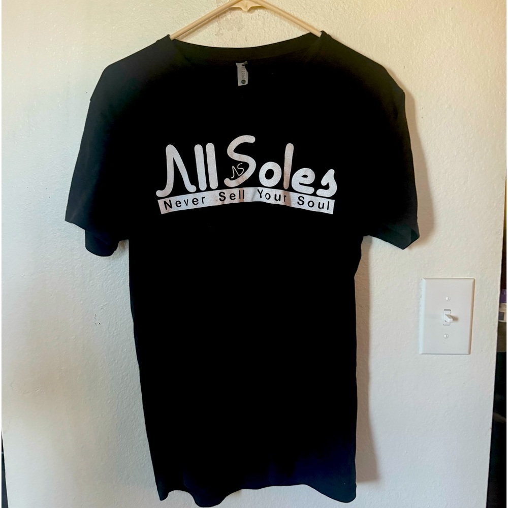 All soles T shirt. Men’s small.